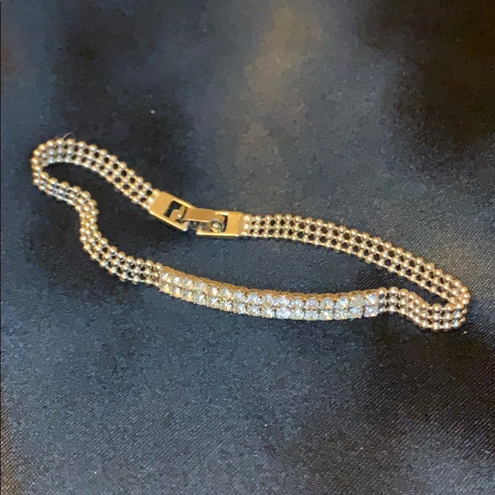 Gorgeous bracelet sz 7 q 1/2”